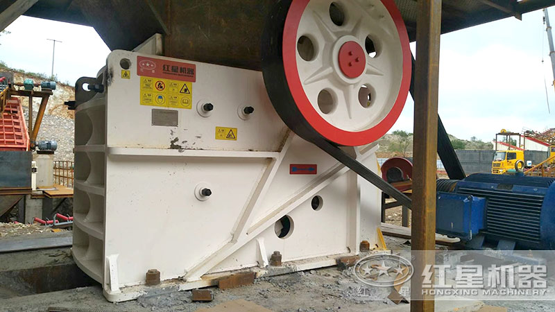 69鄂破机室外作业现场 69鄂破机室外作业现场