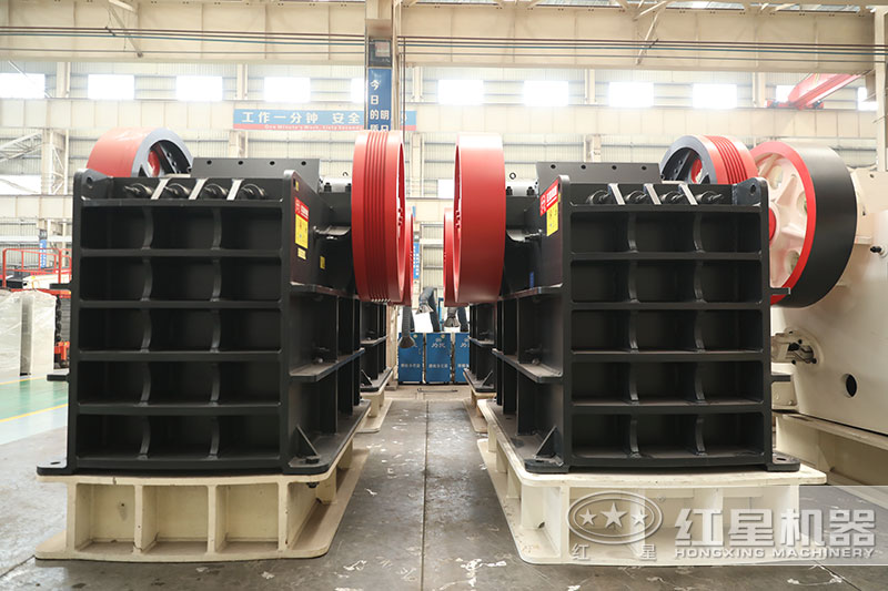 颚式破碎机粗碎设备,有CJ、PE、德版三大类型 颚式破碎机粗碎设备,有CJ、PE、德版三大类型