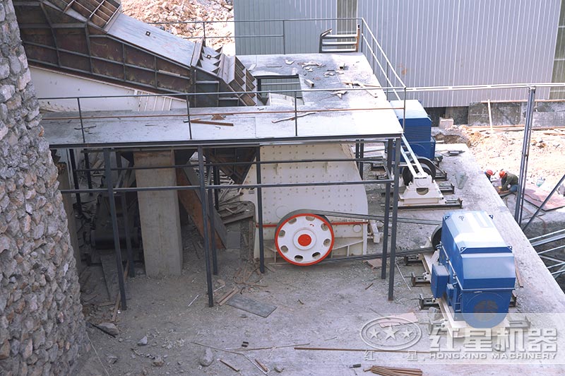 PCZ1610锤式沙石破碎机安装现场 PCZ1610锤式沙石破碎机安装现场