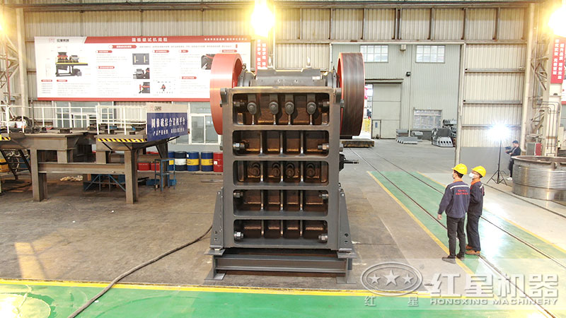 600*750破碎机技术人员验机 600*750破碎机技术人员验机