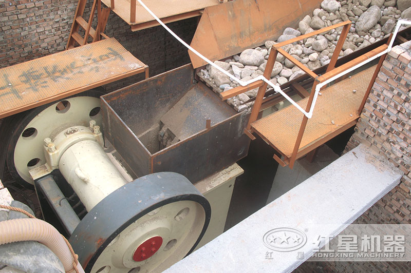 颚式破碎机进料口细节图 颚式破碎机进料口细节图